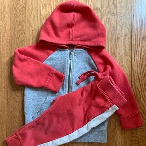 Old Navy outfit set Size: 2T